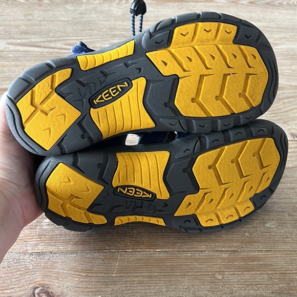Keen Men’s Water Hiking Water Sandals - Picture 8 of 8
